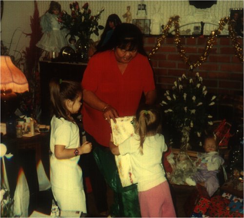 Chloe & Rissa & Grandma xmas day 